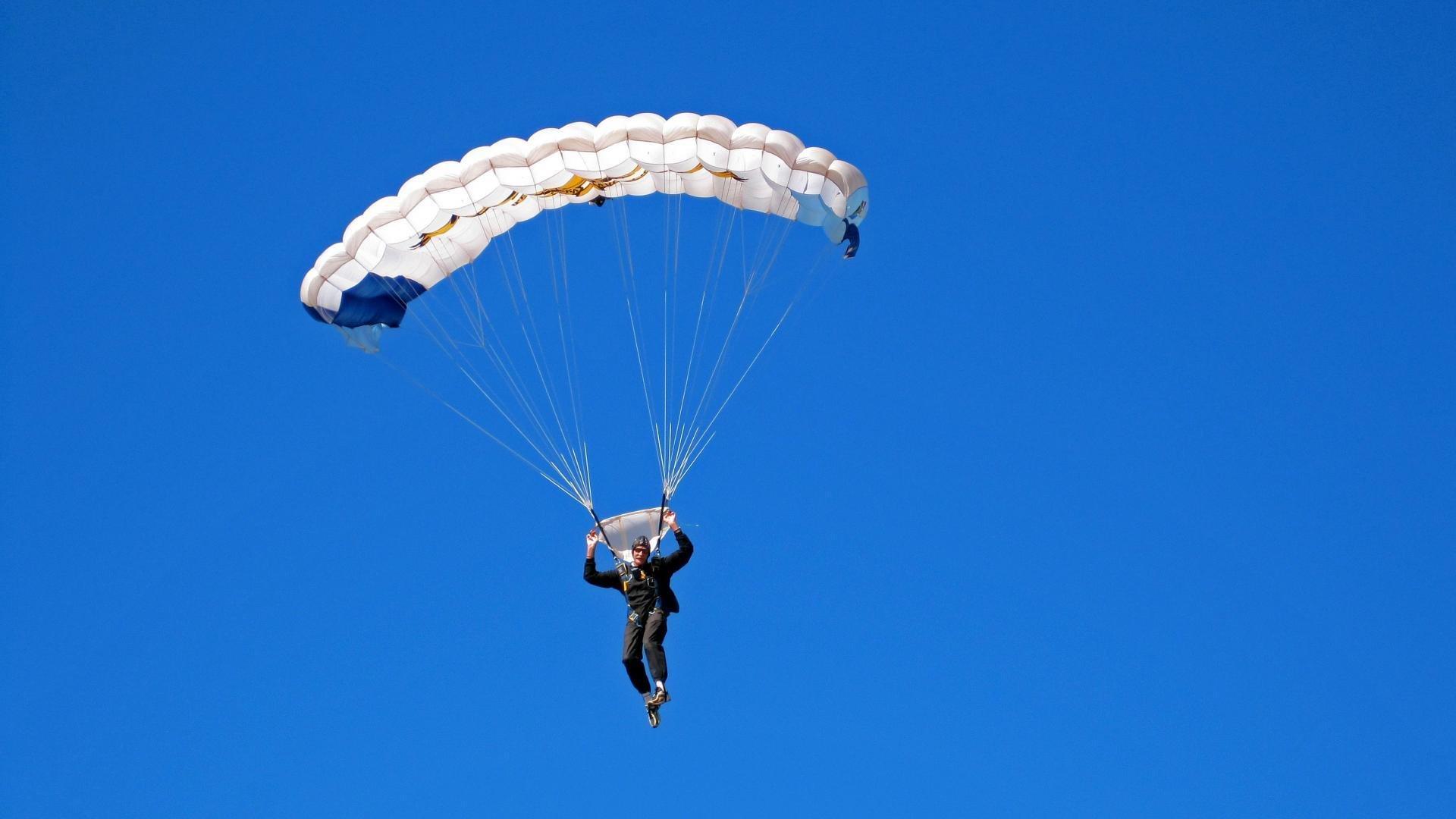 凯记分析，卡林顿提升山猫防守韧性，米勒加盟为飞翼外线注入新活力