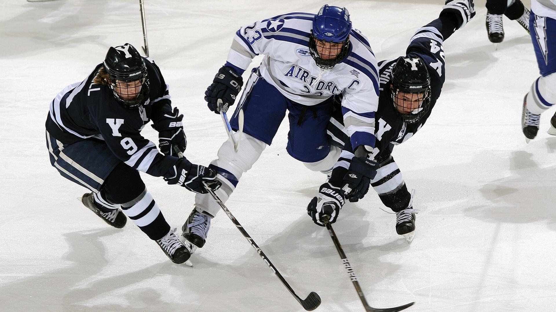 多萨里荣获2022亚洲金球奖季军 阿拉伯世界掀起体育热潮